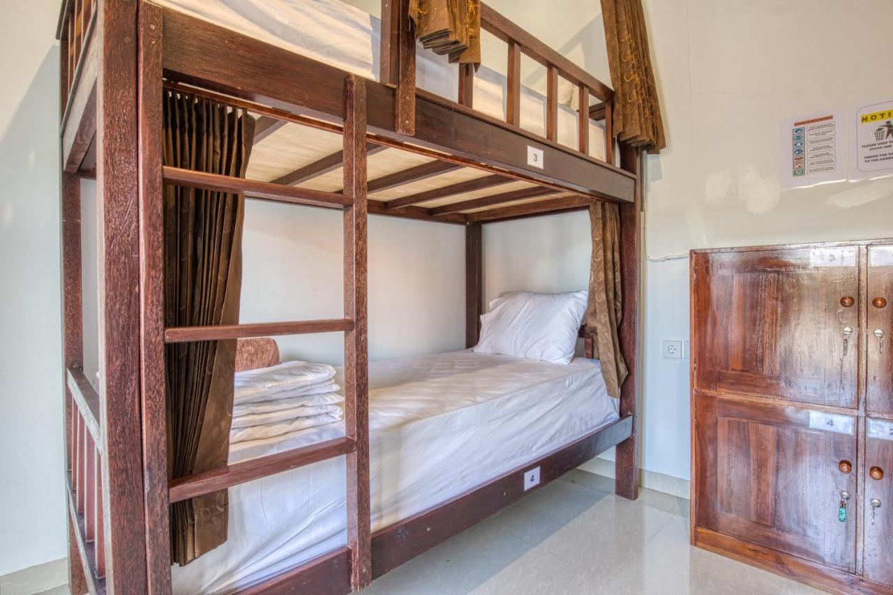 L Degus Hostel Toyapakeh Ngoại thất bức ảnh